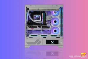 【瓦尔基里 vK03 6.2寸屏经典方案】兄弟们你们喜欢这个效果嘛，瓦尔基里VK036.2寸屏纯白科技海景房+七彩虹5070 Ultra白色装出来的效果你们喜欢嘛[色]感谢佛山杨先生的支持[抱拳]
CPU ：AMD 锐龙7 9800X3D
散热 ：钛钽LG700PRO 360 AMD版 白
内存 ：雷克沙DDR5 32G 6000 C28 战神之翼 套 银 A-Die
固态 ：宏碁掠夺者 GM7 1T
主板 ：华硕TUF GAMING B850M-PLUS
显卡 ：七彩虹5070 Ultra W OC 12G
电源 ：追风者AMP GH1000 白金全模 白 ATX3.1
机箱 ：瓦尔基里VK03 6.2寸屏 白
风扇 ：骨伽星链V2 120 白 正向
风扇 ：骨伽星链V2 120 白 反向*6
配件 ：灯光集线器