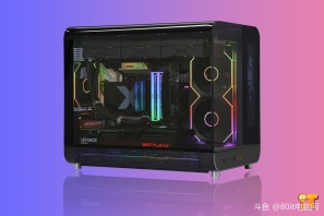 【未知玩家 幻翼LCD纯黑科幻方案】兄弟们你们喜欢这个效果嘛，未知玩家 幻翼LCD纯黑科幻方案+七彩虹5070战斧豪华版装出来的效果你们喜欢嘛[色]感谢南通王先生的支持[抱拳]
CPU ：AMD 锐龙7 9700X
散热 ：TRYX PANORAMA 展域 SE 360 ARGB 黑
内存 ：雷克沙DDR5 32G 6000 C28 战神之翼 套 黑 A-Die
固态 ：西数SN7100 1T M.2 黑盘 
主板 ：微星B650M GAMING PLUS WIFI
显卡 ：七彩虹战斧 5070 12G 豪华版
电源 ：美金竞蝠 GM750 金牌全模 ATX3.1
机箱 ：未知玩家 幻翼 LCD 黑
风扇 ：骨伽星链V2 120 黑 正向*4
风扇 ：骨伽星链V2 120 黑 反向*5
配件 ：灯光集线器