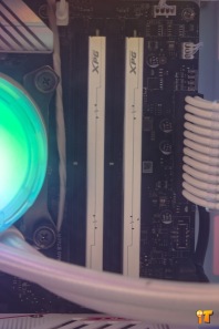 【80it电脑网】长城海王星纯白海景房+七彩虹4060ti Ultra白色装出来的效果你们喜欢嘛[色]感谢金华张先生的支持[抱拳]
CPU ：intel i5 13600KF
散热 ：钛钽SJ-A080 360 intel版
内存 ：威刚XPG 威龙 D300 6000 16G 白 海力士A-die*2
固态 ：雷克沙NQ790 1T
主板 ：微星MAG B760M MORTAR WIFI Ⅱ 迫击炮
显卡 ：七彩虹4060Ti Ultra W DUO OC 8G
电源 ：鑫谷GM750W 冰山版 金牌全模 ATX3.0
机箱 ：长城海王星T6 白
风扇 ：骨伽灵镜 正向 白*1
风扇 ：骨伽灵镜 反向 白*5
配件 ：风扇集线器
配件 ：灯光集线器
线材 ：七彩虹iGame 模组延长线 24Pin+2*8Pin 白