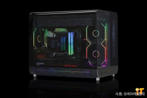 【未知玩家 幻翼LCD纯黑科幻方案】兄弟们你们喜欢这个效果嘛，未知玩家 幻翼LCD纯黑科幻方案+七彩虹5070战斧豪华版装出来的效果你们喜欢嘛[色]感谢南通王先生的支持[抱拳]
CPU ：AMD 锐龙7 9700X
散热 ：TRYX PANORAMA 展域 SE 360 ARGB 黑
内存 ：雷克沙DDR5 32G 6000 C28 战神之翼 套 黑 A-Die
固态 ：西数SN7100 1T M.2 黑盘 
主板 ：微星B650M GAMING PLUS WIFI
显卡 ：七彩虹战斧 5070 12G 豪华版
电源 ：美金竞蝠 GM750 金牌全模 ATX3.1
机箱 ：未知玩家 幻翼 LCD 黑
风扇 ：骨伽星链V2 120 黑 正向*4
风扇 ：骨伽星链V2 120 黑 反向*5
配件 ：灯光集线器