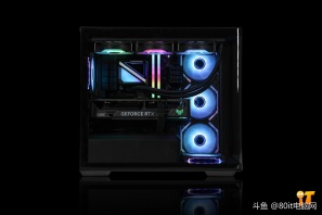 【80it电脑网】兄弟们你们喜欢这个效果嘛，乔思伯D300纯黑全透小钢炮+华硕TUF 4070TiS-O16G装出来的效果你们喜欢嘛[色]感谢潍坊刘先生的支持[抱拳]
CPU ：intel i7 14700K原
散热 ：钛钽SJ-A090 360 intel版 黑
内存 ：雷克沙DDR5 32G 6800 C34 战神之刃 套 黑
固态 ：雷克沙NQ790 1T
主板 ：华硕TUF GAMING B760M-PLUS II
显卡 ：华硕TUF 4070TiS-O16G-GAMING
电源 ：追风者AMP GH750 金牌全模 黑 ATX3.1
机箱 ：乔思伯D300 黑
风扇 ：骨伽灵镜 黑 正向*1
风扇 ：骨伽灵镜 黑 反向*4