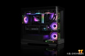 【80it电脑网】兄弟们你们喜欢这个效果嘛，乔思伯D300纯黑全透小钢炮+华硕TUF 4070TiS-O16G装出来的效果你们喜欢嘛[色]感谢潍坊刘先生的支持[抱拳]
CPU ：intel i7 14700K原
散热 ：钛钽SJ-A090 360 intel版 黑
内存 ：雷克沙DDR5 32G 6800 C34 战神之刃 套 黑
固态 ：雷克沙NQ790 1T
主板 ：华硕TUF GAMING B760M-PLUS II
显卡 ：华硕TUF 4070TiS-O16G-GAMING
电源 ：追风者AMP GH750 金牌全模 黑 ATX3.1
机箱 ：乔思伯D300 黑
风扇 ：骨伽灵镜 黑 正向*1
风扇 ：骨伽灵镜 黑 反向*4