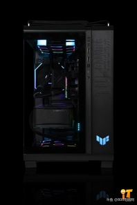 兄弟们你们喜欢这个效果嘛，华硕TUF 502纯黑无立柱海景房+七彩虹5090 D  ADOC 装出来的效果你们喜欢嘛[色]感谢上海吴先生的支持[抱拳]
CPU ：AMD 锐龙9 9950X3D原
散热 ：钛钽LG700PRO 360 AMD版 黑
内存 ：芝奇F5 64G 6000 C30-TR5NS 皇家戟 EXPO版 银 套
固态 ：三星990PRO 2T
主板 ：华硕TUF GAMING X870-PLUS WIFI
显卡 ：七彩虹5090 D Advanced OC 32G
电源 ：华硕ROG STRIX 雷鹰1200W 氮化镓 白金全模 ATX3.1
机箱 ：华硕TUF GAMING GT502 黑 无立柱
风扇 ：骨伽星链V2 120 黑 正向
风扇 ：骨伽星链V2 120 黑 反向*6