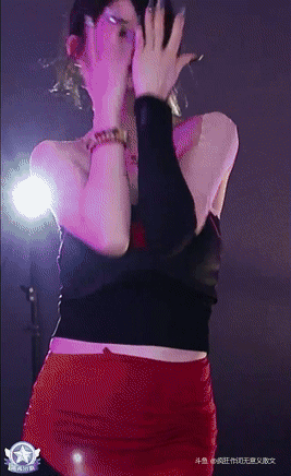 Lulala拉拉-一个独特的时刻。[比心]
生活中有一些罕见的时刻着迷于他们的独特性，Lulala就是其中之一。
正如我们可以描述一个美丽的女孩的外观，让我们添加一些细节。
女孩的头发有一个美丽的发型和美丽的颜色，女孩的目光像魔法一样附魔。
她的五官和笑容令人惊叹，当她微笑时，她变得更加美丽。
她身体的轮廓是迷人的，诱人的身材和白色的皮肤像云，她是令人难以置信的诱人。