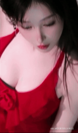 阿喜BABYxi-"像史诗中的女神"[比心]
在我看来，我从我所看到的说不出话来，但我怎么能形容这个奇迹。
她的美丽无疑吸引了，她有这么多有趣和令人愉悦的细节。
长，黑，美丽的头发，那双眼睛和微笑不会让任何人无动于衷。
女孩的身材在任何意义上都是美丽而女性化的，它的每一个细节都似乎是一种诱惑。
很难解释，她有一些神奇的，特别的。 用简单的话来描述它是不够的。
她就像一位来自古代史诗的女神，因其无法形容的美丽而受到爱戴和崇拜。