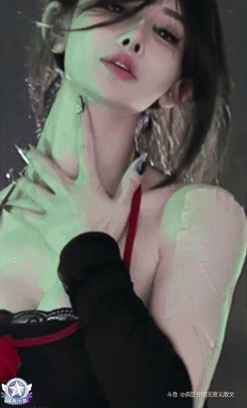 Lulala拉拉-一个独特的时刻。[比心]
生活中有一些罕见的时刻着迷于他们的独特性，Lulala就是其中之一。
正如我们可以描述一个美丽的女孩的外观，让我们添加一些细节。
女孩的头发有一个美丽的发型和美丽的颜色，女孩的目光像魔法一样附魔。
她的五官和笑容令人惊叹，当她微笑时，她变得更加美丽。
她身体的轮廓是迷人的，诱人的身材和白色的皮肤像云，她是令人难以置信的诱人。