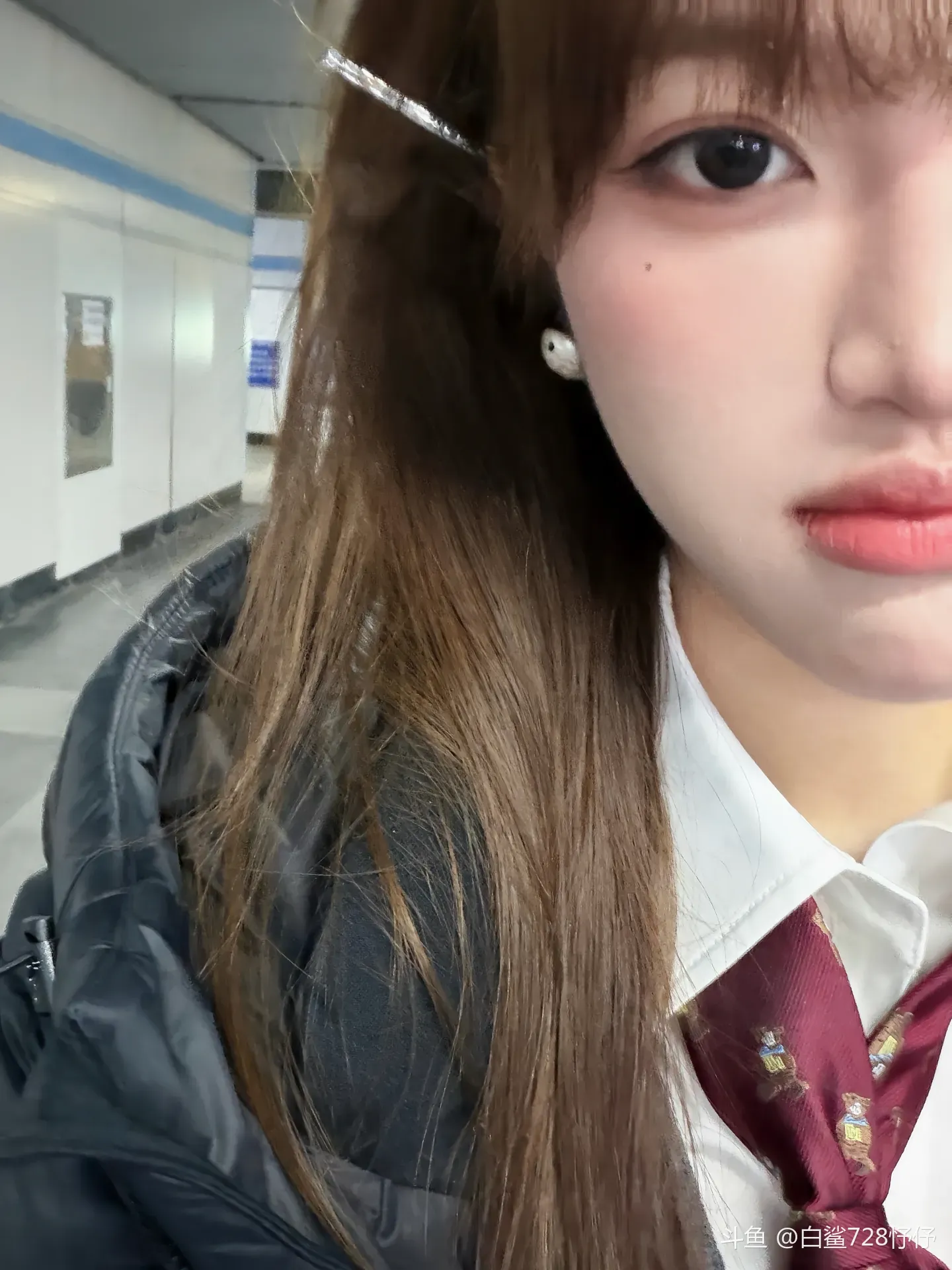 白鲨🉐家人们:还有一个礼拜就要过新年了，就要从蛇年🐍跨到马年🐴咯，新旧交替，让我们策马扬鞭辞旧岁，不负韶华迎新春。2026年呢，愿我们都能一马当先，奔赴山海。[topic src="6429"]#跨年[/topic]  [topic src="2877"]#我们[/topic]  