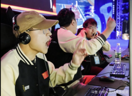 总决赛为中国队之间的内战，前两局比赛双方战成平手，第三局比赛耀世扳回一城，第4局比赛依旧UNKNOWN超常发挥，最终3比1战胜对手强势夺魁！