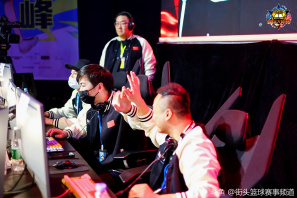 第3轮比赛由中国EHOME战队对抗韩国Simple战队，EHOME使用2G阵容对抗对手的SF阵容，首局比赛遇到了对手顽强的挑战，最终3分险胜对手先下一城。第二局比赛中EHOME下起了3分雨，对手难以阻挡，2比0暂时领先。第三局比赛EHOME继续高奏凯歌眼泪独得12分，零封对手中国队以2比1领先。