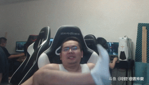 洞磊：我感觉我冰女玩的好辣鸡啊
凯炅：我感觉你玩的还可以啊，为什么你会有这种想法
破案了这是光明大瘟菇计划