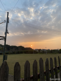 二十多天说长不长，说短不短。相聚其实是一种缘分,那些奋斗的日夜，那些欢笑与泪水，都定格在的这一刻。愿我们怀揣梦想，勇敢前行。还好感谢各位好哥哥们的支持[user src="peApYxK9Lb7l"]@阿瑾的神之左手616[/user] [user src="1q72B0n0979J"]@棋盘为地子为天[/user] [user src="OVAOz4WlaldQ"]@不过人间一碗烟火[/user] [user src="z97JzNjber7k"]@缘尽丶末离[/user] [user src="z97JzNjber7k"]@缘尽丶末离[/user] [user src="6N7nob2bPKwb"]@IR115[/user] [user src="KzAa9WqDeXA3"]@无归0402[/user] [user src="W67Qy4Y4jn70"]@笑誇當日爛柯仙[/user] [user src="9LA1eYDpY6Aq"]@永远的贰拾肆号[/user] [user src="EqAvPopYmpw5"]@倚楼听风雨500351[/user] [user src="LW7rKa1P06wG"]@用户8898888[/user] [user src="6N7nb6a037bl"]@條嘢泰郎粤BB[/user] 正是因为有了你们的支持，才有了我们不一样的二十多天。感谢大家这些天以来对我的包容，照顾与帮助，因为有你们我过得很充实，收获很丰富，很开心，曾与你们为伴，在这衷心祝愿大家在往后的日子里越来越好，工作顺利，身体健康。最后感谢基地里的工具人，你们辛苦了❤️