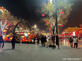 钟楼去了，大唐不夜城去了，兵马俑看了，武则天陵园逛了，华山算是爬个百分之 30，壶口瀑布也看了。让我印象深刻的就是美食吃不惯[裂开][裂开]