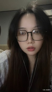 放两张素颜的照片证明一下不是假照～～～