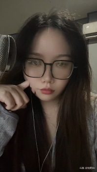 放两张素颜的照片证明一下不是假照～～～