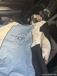 衣服收到了  还不错😇