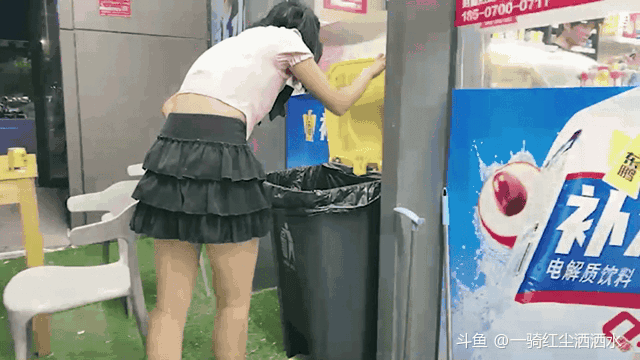 P1 阿郎S7 闹麻了
P2 芊芊、小若，泥潭磕气球
P3 小若收徒记
P4 年年、PP 泥潭摔跤
P5 小若8+1 摔跤
P6 小若8+1 彩虹吐息