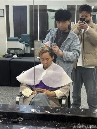 im哥你想搞一个什么发型和我说 ！