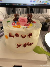 圣诞快乐🎄来自辉少宝宝的爱 祝大家圣诞节平安夜快乐呀[topic src="5872"]#圣诞节[/topic] [topic src="106327"]#圣诞节🎄[/topic] 