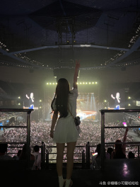 感谢本周最佳饲养员白白哥哥。
感谢我的西南叔叔。感谢lxo。感谢榜上的小哥哥们。
我会努力做一个情绪稳定的人。努力打游戏争取每天进步一点点。希望我在意的人都能开开心心呀。