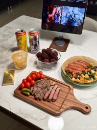 每次喝点ipa都能想起你虎的脑门，好怀念当年你黑看冰箱的节目[topic src="78981"]#武汉青山吴飞虎[/topic] 