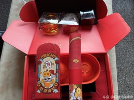 感谢斗鱼大大新年礼物💝。祝各位直播间大哥新年快乐🎉全家幸福😊身体健康。